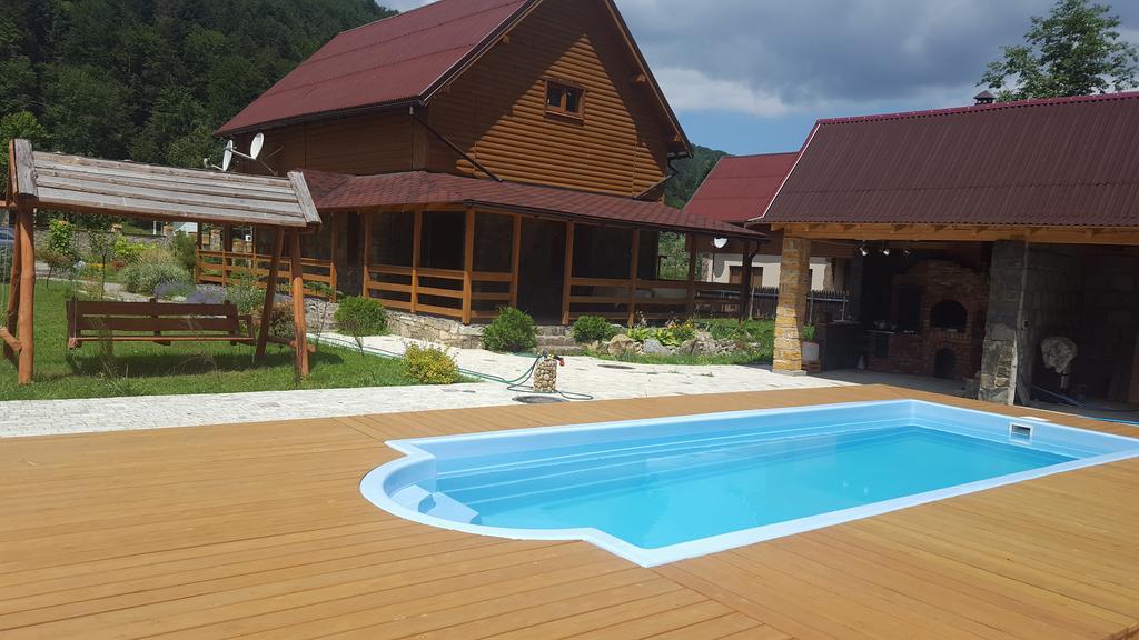 Guest House In Carpathians 미고보 외부 사진